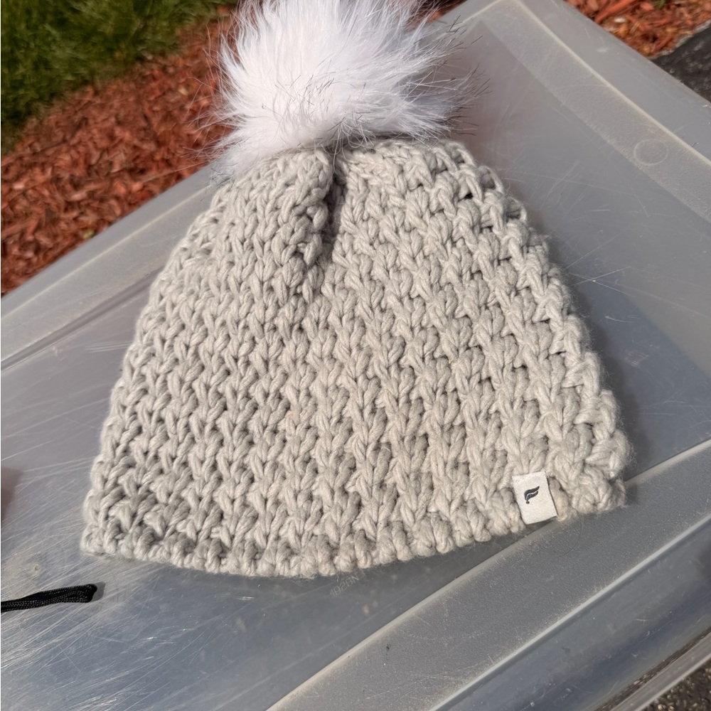 Fabletics grey beanie